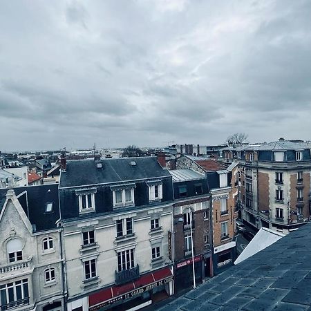 Appartamento Le Sacré, Au pied de la cathédrale Reims Esterno foto